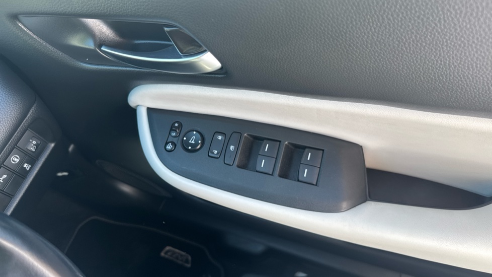 Honda Jazz 1.5 i-MMD Hybrid EX 5dr eCVT Hybrid Hatchback - Image 37