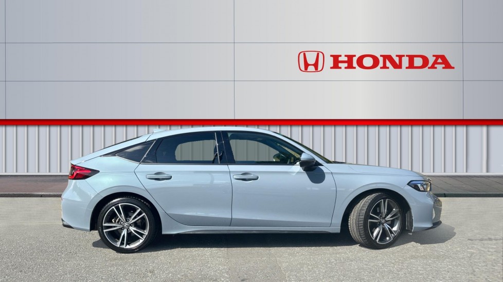 Honda Civic 2.0 eHEV Advance 5dr CVT Hybrid Hatchback - Image 5