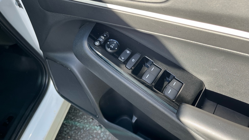 Honda HR-V 1.5 eHEV Advance 5dr CVT Hybrid Hatchback - Image 20