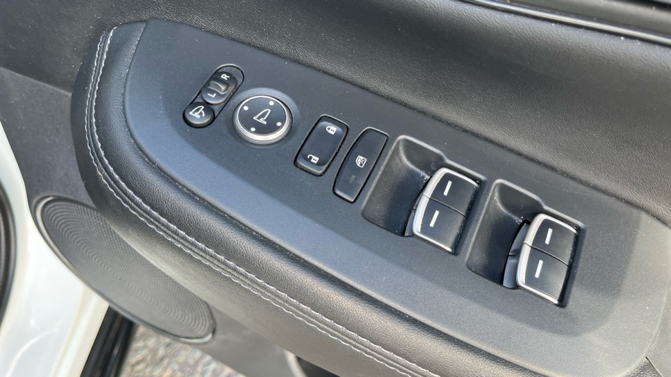 Honda Zr-V 2.0 eHEV Advance 5dr CVT Hybrid Estate - Image 16