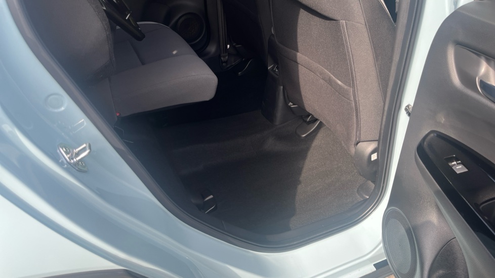 Honda Jazz 1.5 i-MMD Hybrid Crosstar EX 5dr eCVT Hybrid Hatchback - Image 33