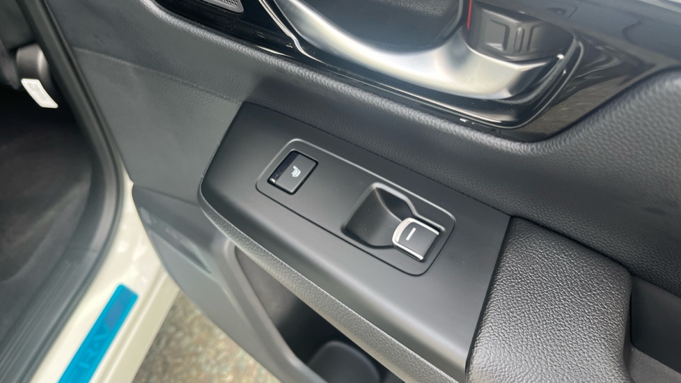 Honda CR-V 2.0 eHEV Advance 5dr eCVT Hybrid Estate - Image 17