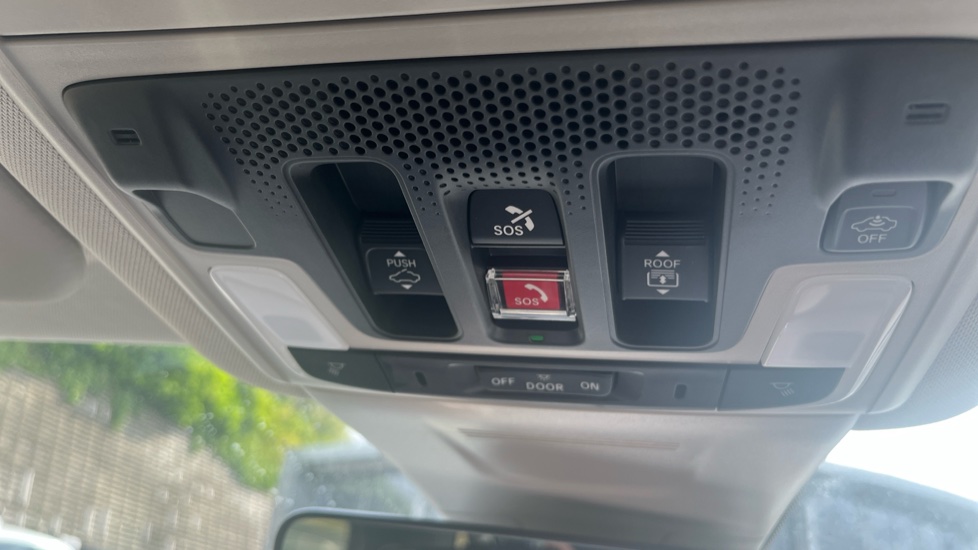 Honda CR-V 2.0 eHEV Advance 5dr eCVT Hybrid Estate - Image 30