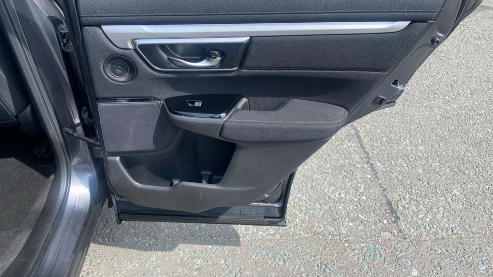Honda CR-V 2.0 i-MMD Hybrid SE 2WD 5dr eCVT Hybrid Estate - Image 39