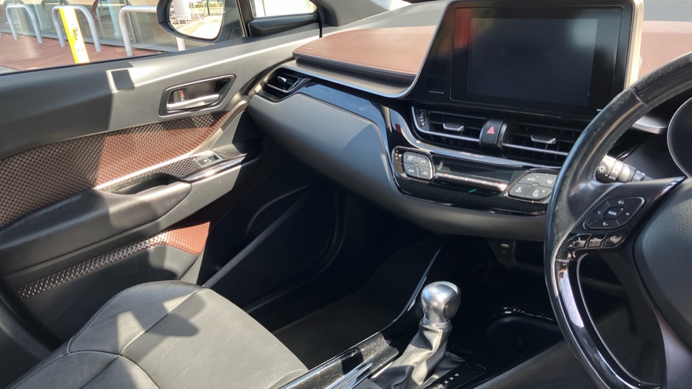 Toyota C-HR 1.8 Hybrid Excel 5dr CVT [Leather] Hybrid Hatchback - Image 14