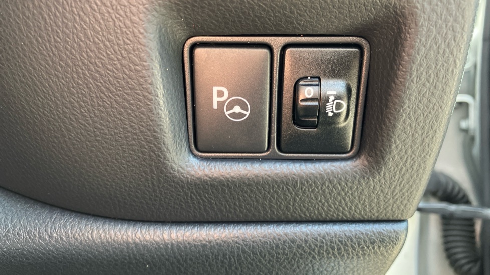 Toyota C-HR 1.8 Hybrid Excel 5dr CVT [Leather] Hybrid Hatchback - Image 26