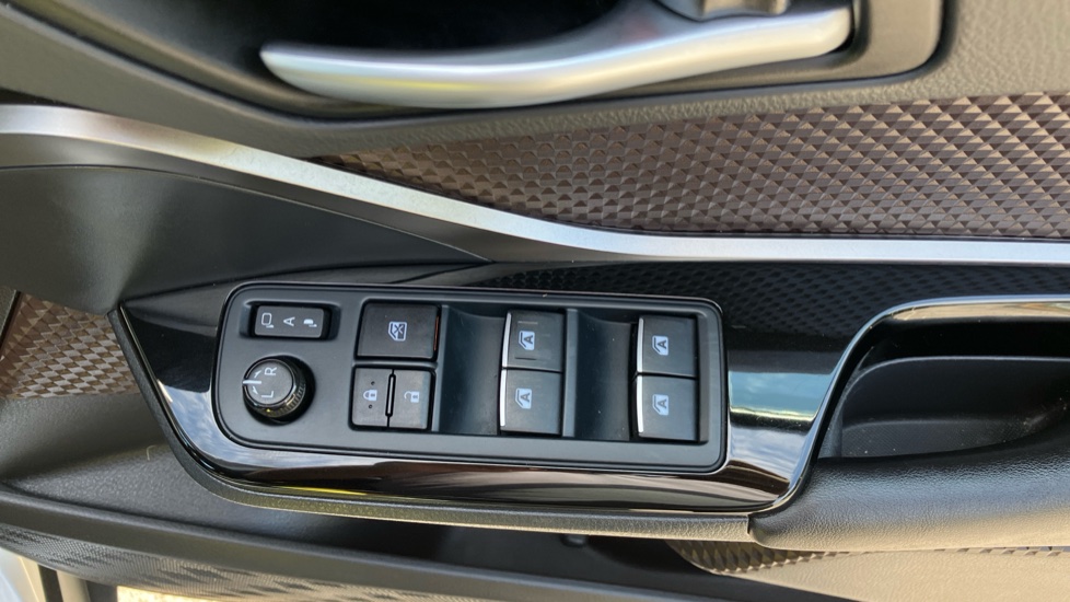 Toyota C-HR 1.8 Hybrid Excel 5dr CVT [Leather] Hybrid Hatchback - Image 27