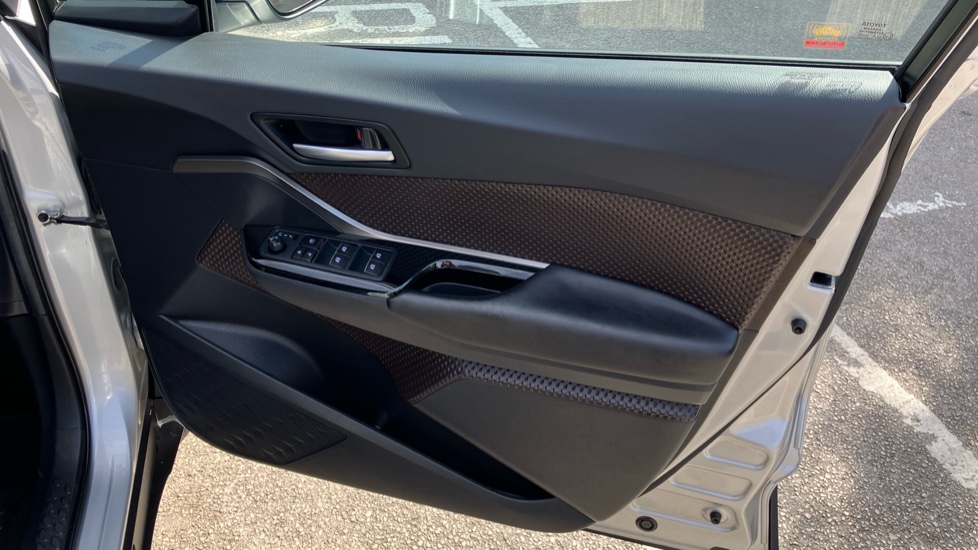 Toyota C-HR 1.8 Hybrid Excel 5dr CVT [Leather] Hybrid Hatchback - Image 28