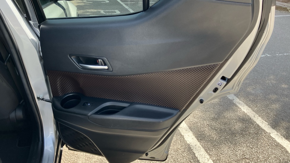 Toyota C-HR 1.8 Hybrid Excel 5dr CVT [Leather] Hybrid Hatchback - Image 29