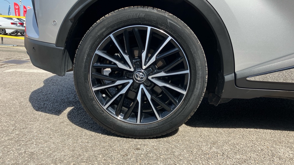 Toyota C-HR 1.8 Hybrid Excel 5dr CVT [Leather] Hybrid Hatchback - Image 35