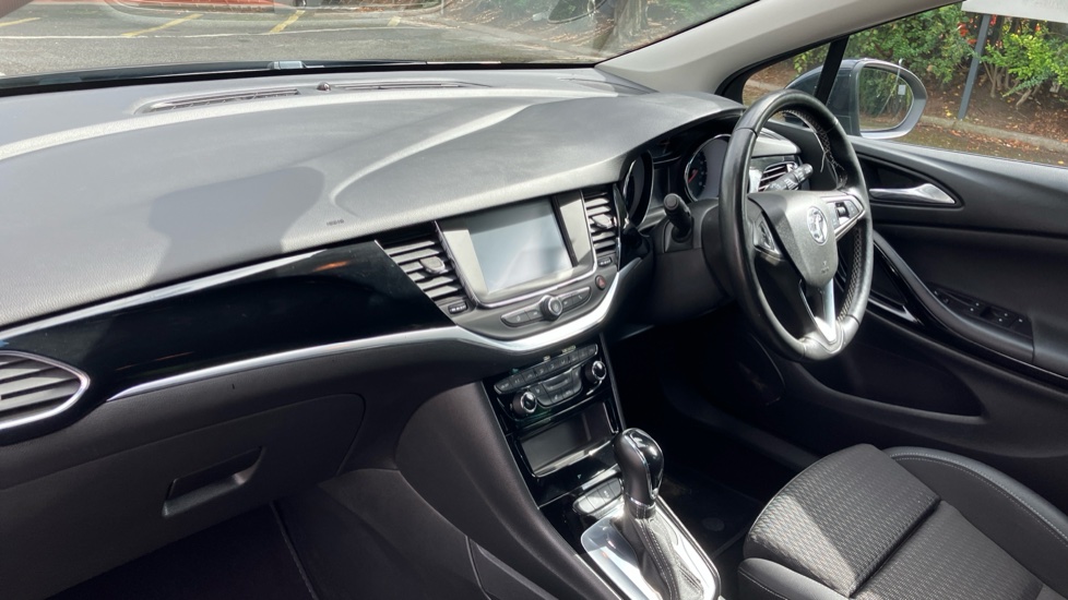 Vauxhall Astra 1.4T 16V 150 Griffin 5dr Auto [Start Stop] Petrol Hatchback - Image 9