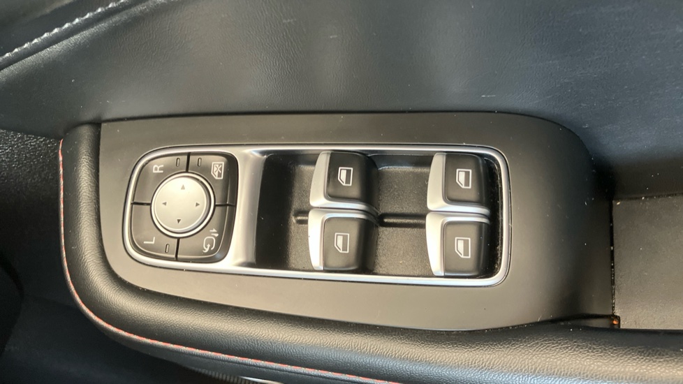 MG HS 1.5 T-GDI Excite 5dr Petrol Hatchback - Image 23
