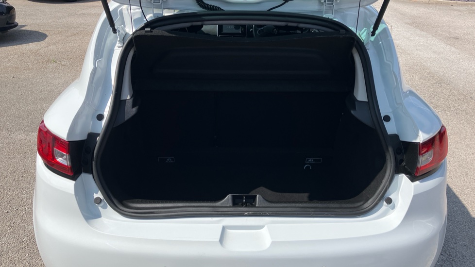 Renault Clio 0.9 TCE 90 Iconic 5dr Petrol Hatchback - Image 4