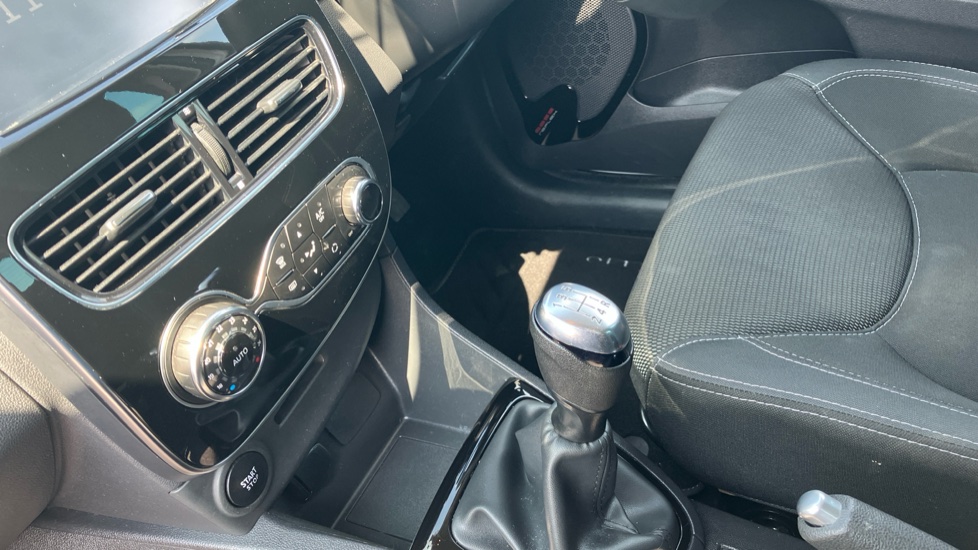 Renault Clio 0.9 TCE 90 Iconic 5dr Petrol Hatchback - Image 13