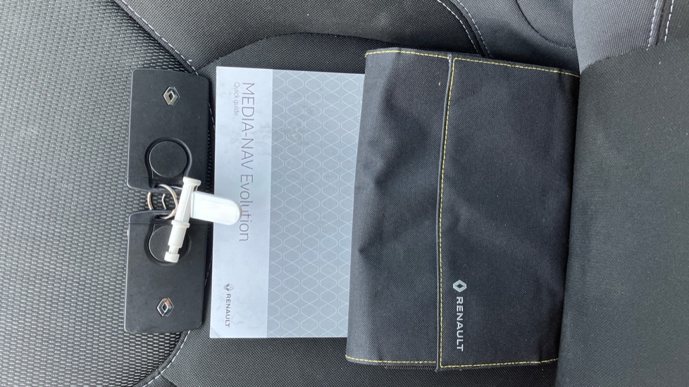 Renault Clio 0.9 TCE 90 Iconic 5dr Petrol Hatchback - Image 19