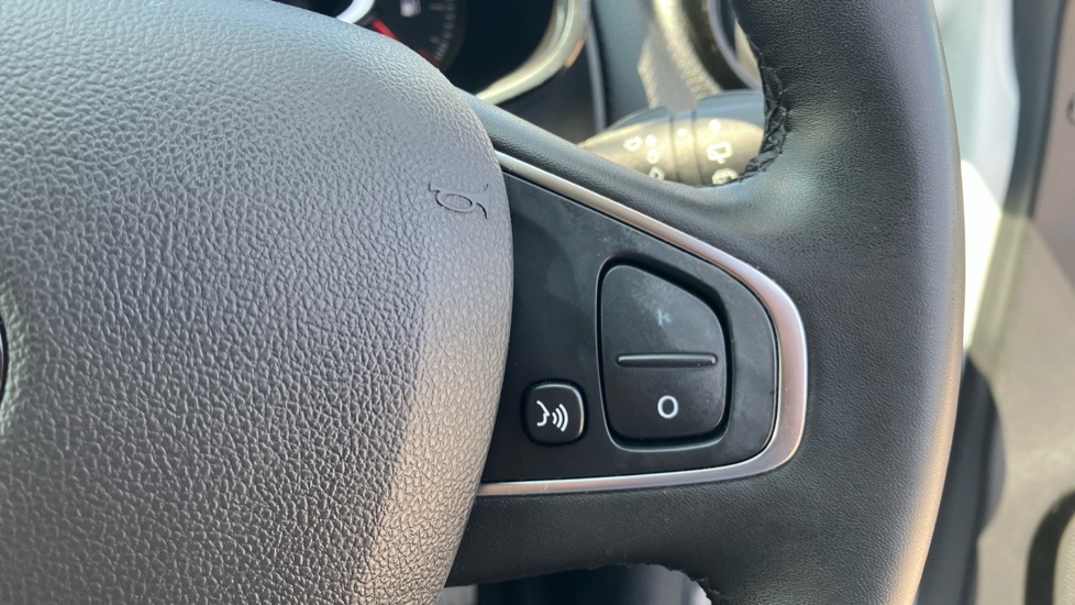 Renault Clio 0.9 TCE 90 Iconic 5dr Petrol Hatchback - Image 21