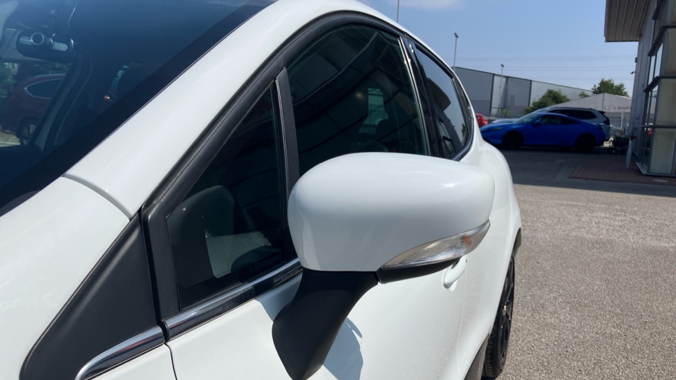 Renault Clio 0.9 TCE 90 Iconic 5dr Petrol Hatchback - Image 38