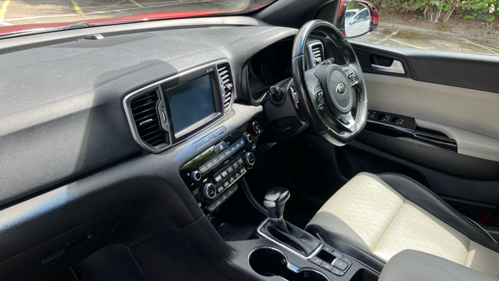 Kia Sportage 2.0 CRDi GT-Line S 5dr Auto [AWD] Diesel Estate - Image 9