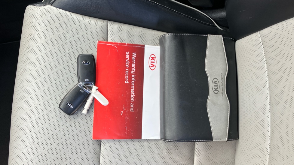 Kia Sportage 2.0 CRDi GT-Line S 5dr Auto [AWD] Diesel Estate - Image 19