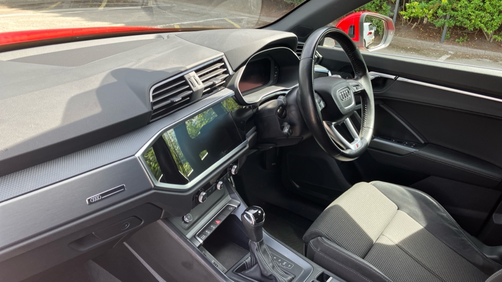 Audi Q3 35 TFSI S Line 5dr S Tronic Petrol Estate - Image 9