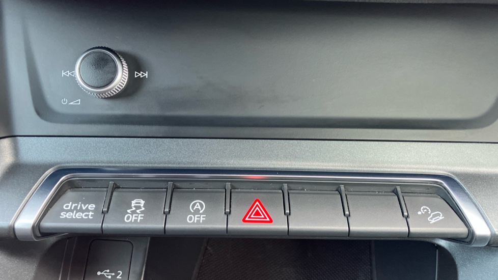 Audi Q3 35 TFSI S Line 5dr S Tronic Petrol Estate - Image 24