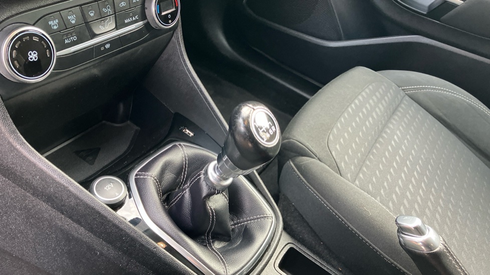 Ford Fiesta 1.0 EcoBoost Titanium 5dr Petrol Hatchback - Image 13