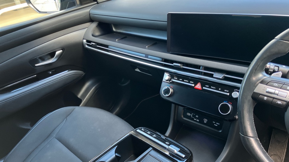 Hyundai TUCSON 1.6T Hybrid Premium 5dr Auto Hybrid Estate - Image 14
