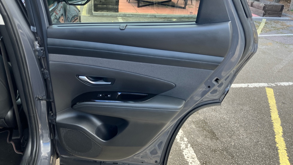 Hyundai TUCSON 1.6T Hybrid Premium 5dr Auto Hybrid Estate - Image 31