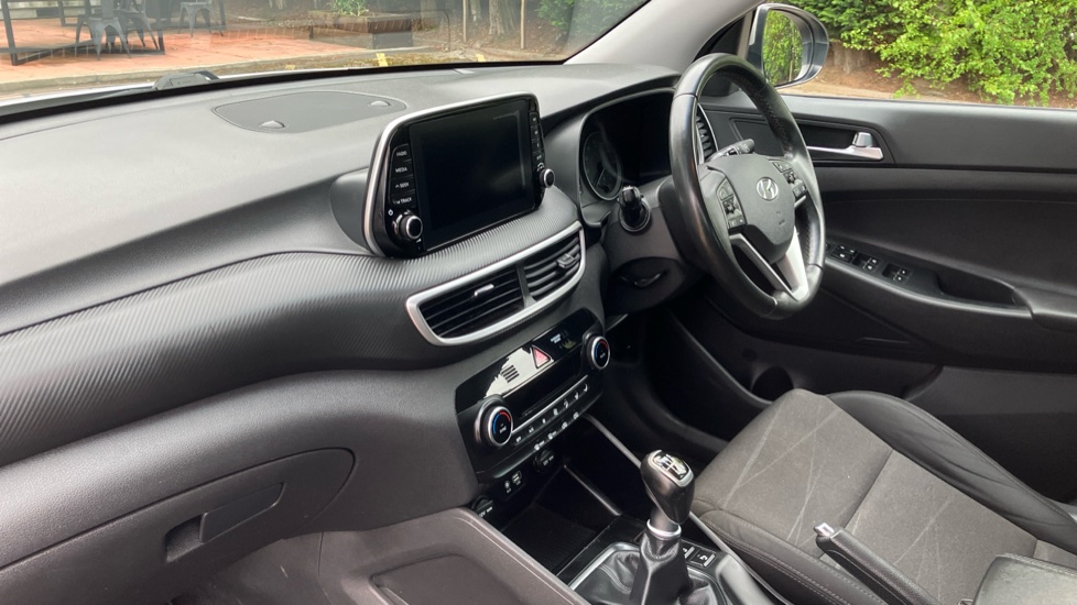 Hyundai TUCSON 1.6 GDi SE Nav 5dr 2WD Petrol Estate - Image 9