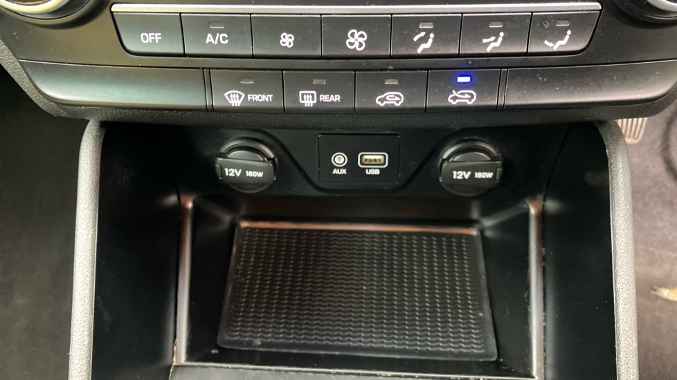 Hyundai TUCSON 1.6 GDi SE Nav 5dr 2WD Petrol Estate - Image 25