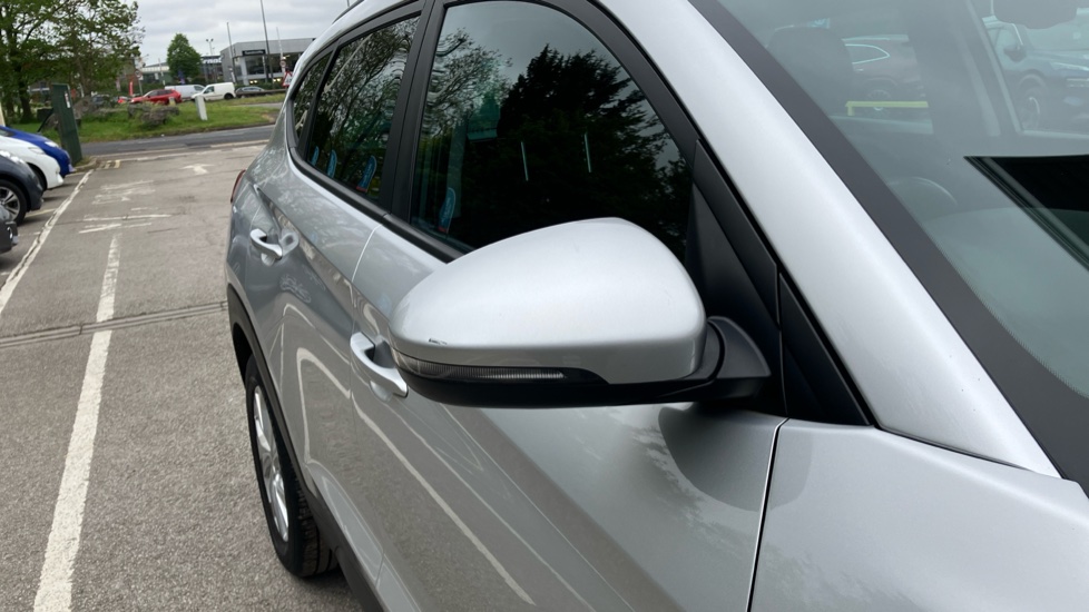 Hyundai TUCSON 1.6 GDi SE Nav 5dr 2WD Petrol Estate - Image 35