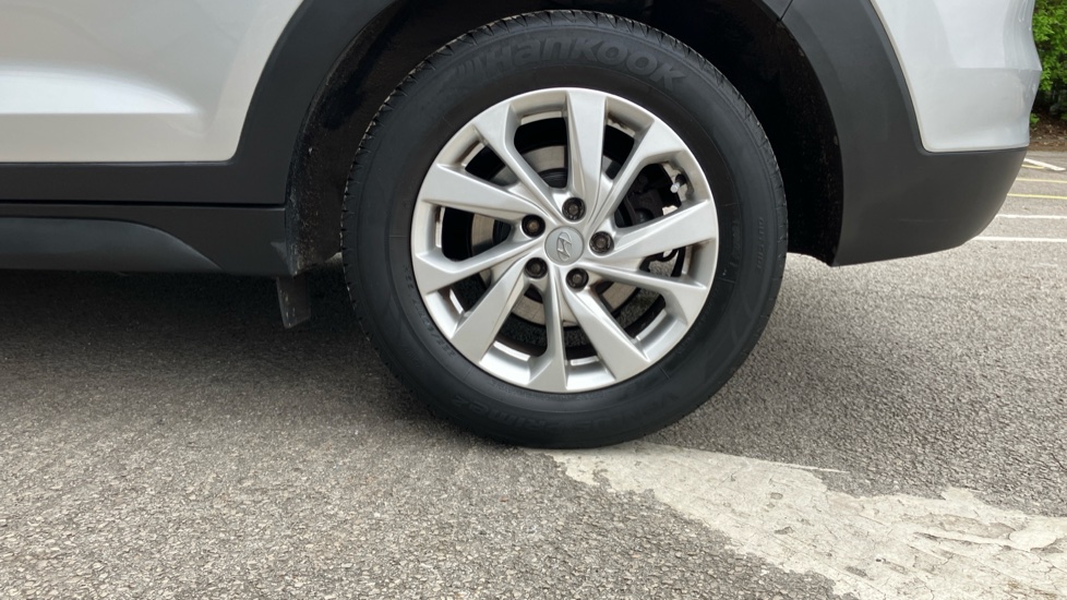 Hyundai TUCSON 1.6 GDi SE Nav 5dr 2WD Petrol Estate - Image 38