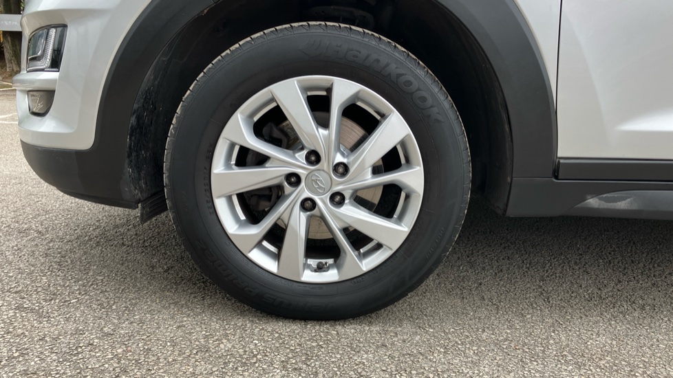 Hyundai TUCSON 1.6 GDi SE Nav 5dr 2WD Petrol Estate - Image 39