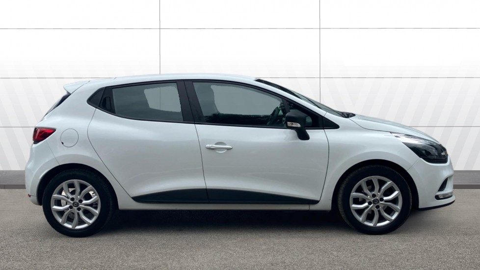 Renault Clio 1.2 16V Play 5dr Petrol Hatchback - Image 5