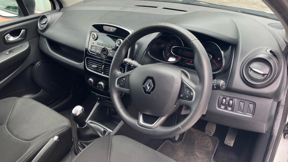 Renault Clio 1.2 16V Play 5dr Petrol Hatchback - Image 11