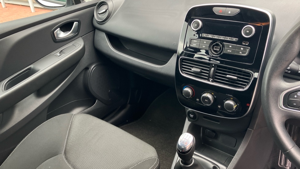 Renault Clio 1.2 16V Play 5dr Petrol Hatchback - Image 14