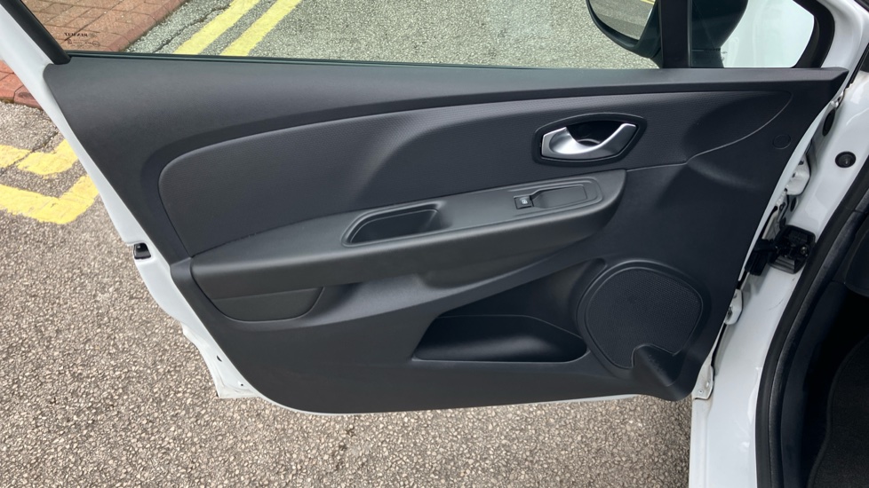 Renault Clio 1.2 16V Play 5dr Petrol Hatchback - Image 30