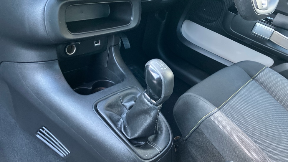 Citroen C3 1.2 PureTech 83 Feel 5dr Petrol Hatchback - Image 13