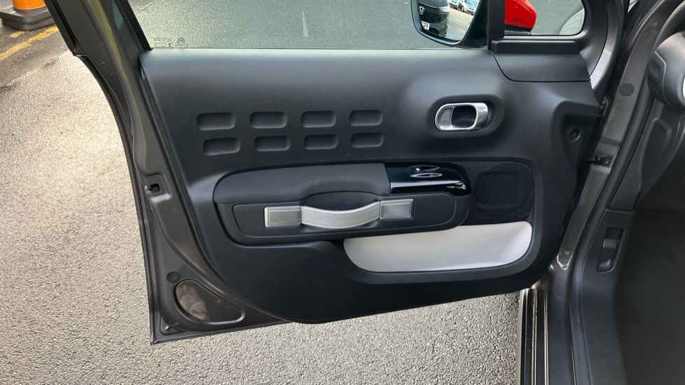 Citroen C3 1.2 PureTech 83 Feel 5dr Petrol Hatchback - Image 32