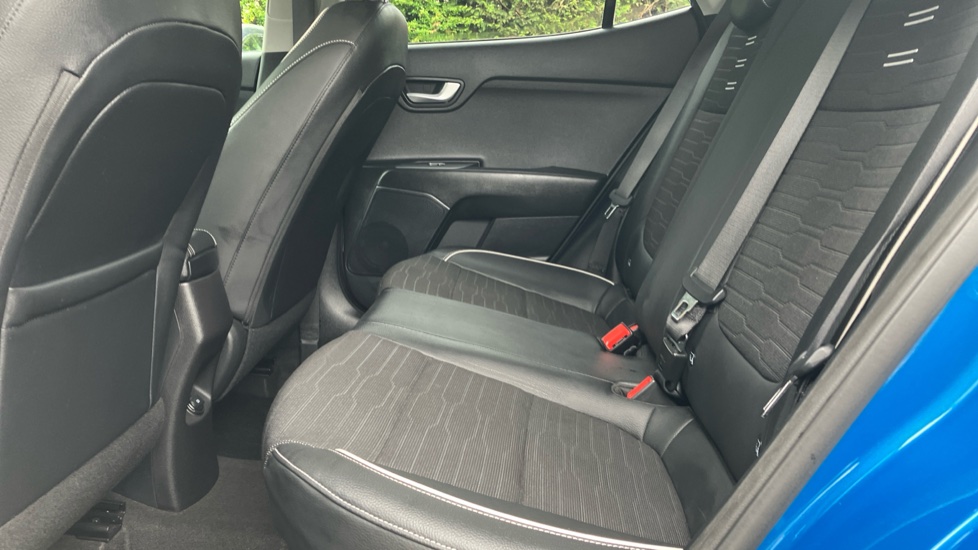 Kia Stonic 1.0T GDi 48V GT-Line 5dr Petrol Estate - Image 16