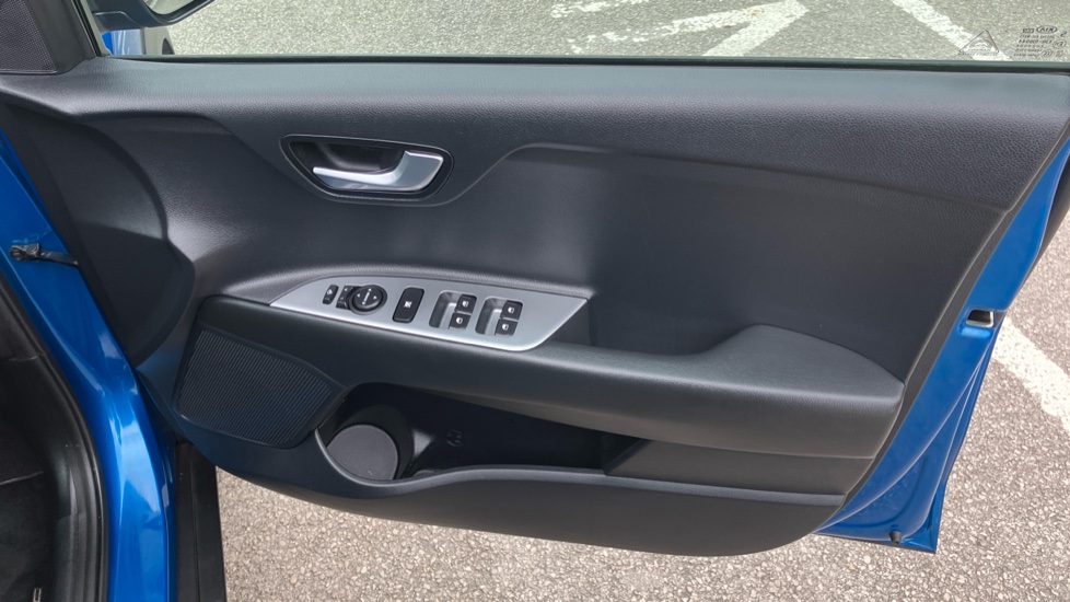 Kia Stonic 1.0T GDi 48V GT-Line 5dr Petrol Estate - Image 29