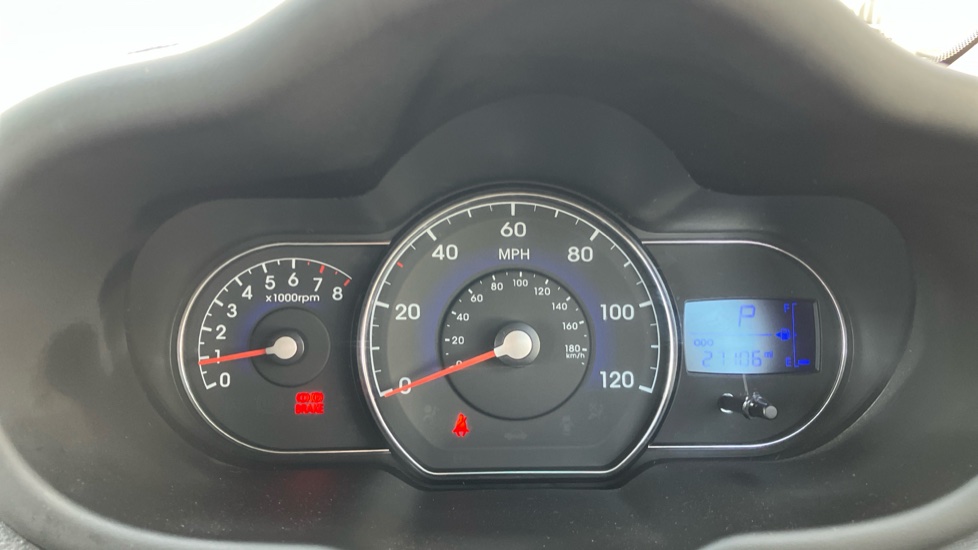 Hyundai i10 1.2 Active 5dr Auto Petrol Hatchback - Image 18
