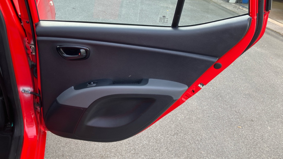 Hyundai i10 1.2 Active 5dr Auto Petrol Hatchback - Image 30