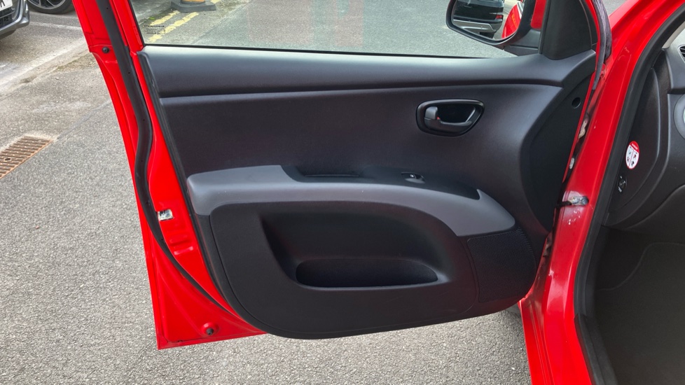 Hyundai i10 1.2 Active 5dr Auto Petrol Hatchback - Image 32