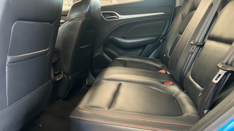 MG ZS 1.0T GDi Exclusive 5dr DCT Petrol Hatchback - Image 16
