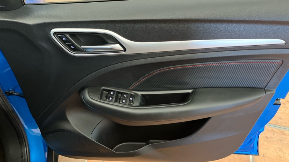 MG ZS 1.0T GDi Exclusive 5dr DCT Petrol Hatchback - Image 27
