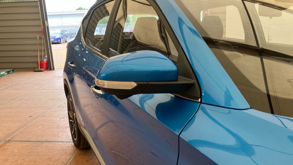 MG ZS 1.0T GDi Exclusive 5dr DCT Petrol Hatchback - Image 32