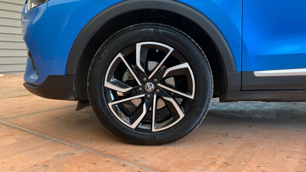 MG ZS 1.0T GDi Exclusive 5dr DCT Petrol Hatchback - Image 36