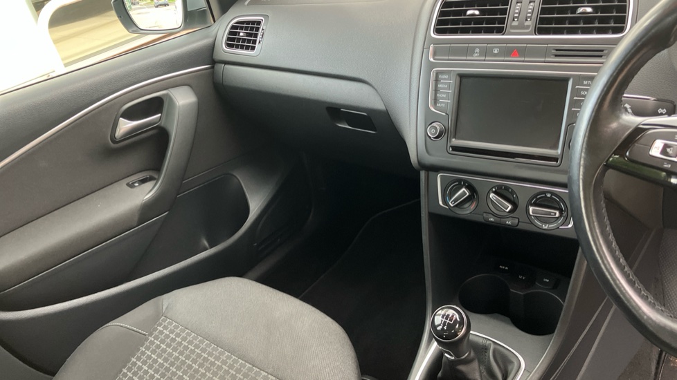 Volkswagen Polo 1.2 TSI SE 5dr Petrol Hatchback - Image 14