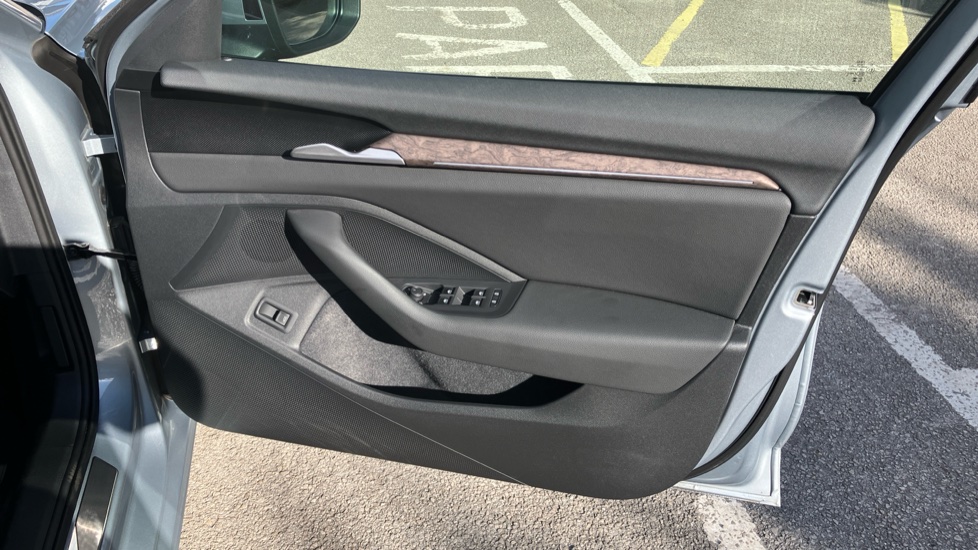 Skoda Superb 2.0 TDI 193 Laurin + Klement 4X4 5dr DSG Diesel Hatchback - Image 30
